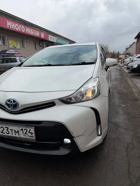 Автомобиль марки TOYOTA модель Prius 2015 г.в. номер кузова ZVW41-3387456