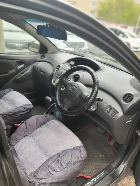 Легковой автомобиль: марки TOYOTA модель VITZ 2003 г.в. номер кузова SCP13-0006823