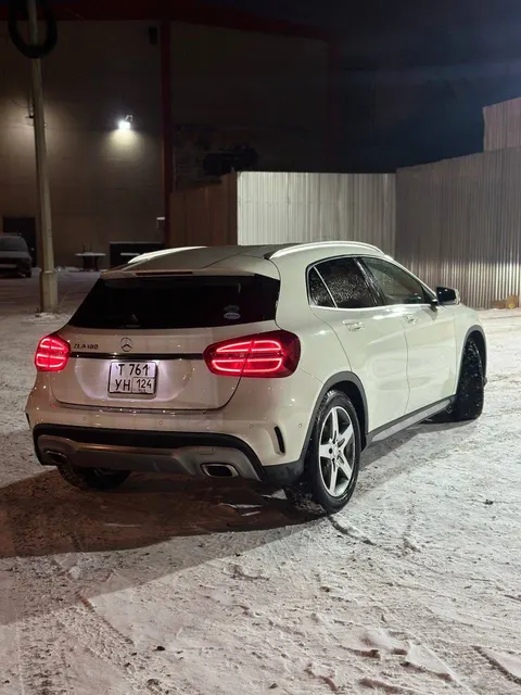 Автомобиль марки MERCEDES BENZ модель GLA180 2015 г.в. VIN-номер WDC1569422J121359