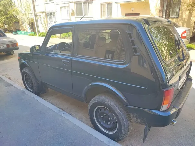 Легковой автомобиль, марка: LADA, модель: 4x4, год изготовления: 2023 г.в., цвет: зеленый, VIN: XTA212140P2471574, ПТС: 1643 01061081707, г/н: К982УК164, двигатель №: 21214 1236707, мощность двигателя, л. с. (кВт): 82,9 (61), рабочий объем двигателя, куб. см: 1690, кузов №: XTA212140P2471574, экологический класс: второй, разрешенная максимальная масса: 1610