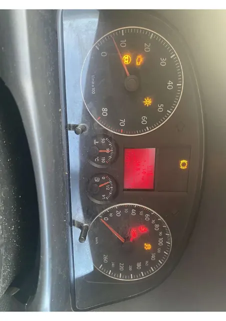 Автомобиль марки VOLKSWAGEN модель Touran 2007 г.в. VIN-номер WVGZZZ1TZ7W043802