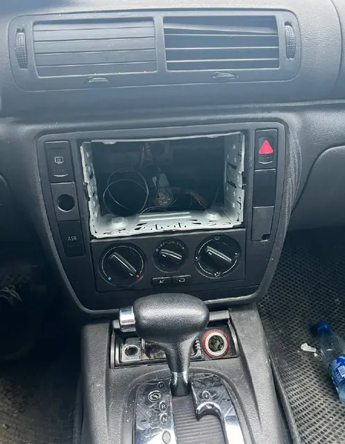 Легковой автомобиль марка: VOLKSWAGEN, модель: Passat, год выпуска: 2004 г., кузов №: WVWAD63B55P001801, идентификационный номер (VIN): WVWAD63B55P001801