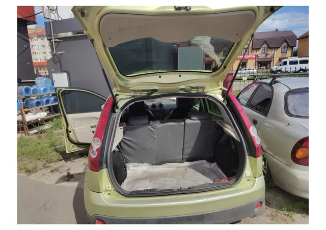 Автомобиль марки FORD модель FIESTA 2006 г.в. VIN-номер WF0HXXGAJH6T88105