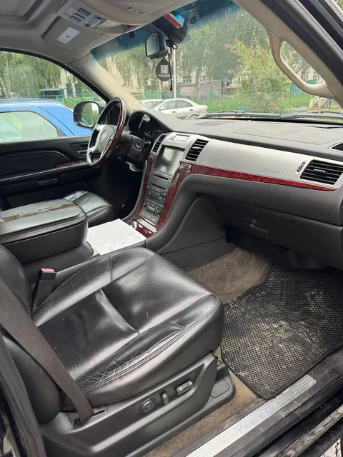 Автомобиль марки CADILLAC, модель GMT 926 Escalade, 2007 года выпуска; VIN: XWFFK638180000017