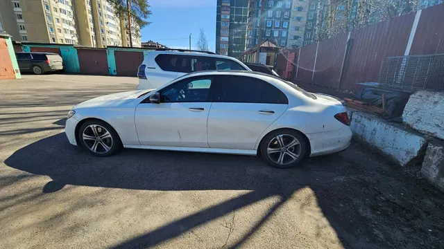 Автомобиль марки MERCEDES модель E 220 D 4MATIC 2017 г.в. VIN номер WDD2130051A237003