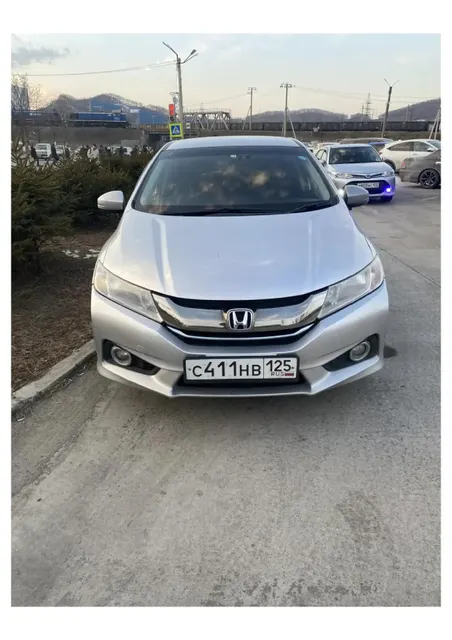 Автомобиль марки HONDA модель GRACE 2014 г.в., номер кузова GM4-1002332