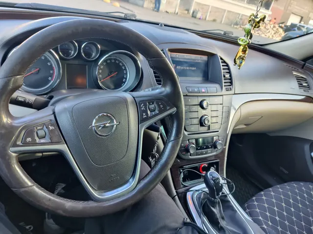 Автомобиль марки OPEL, модель: Insignia, год выпуска: 2010 г., кузов №: W0LGT8EC2A1097994 Имущество находится в залоге ПАО "Совкомбанк"
