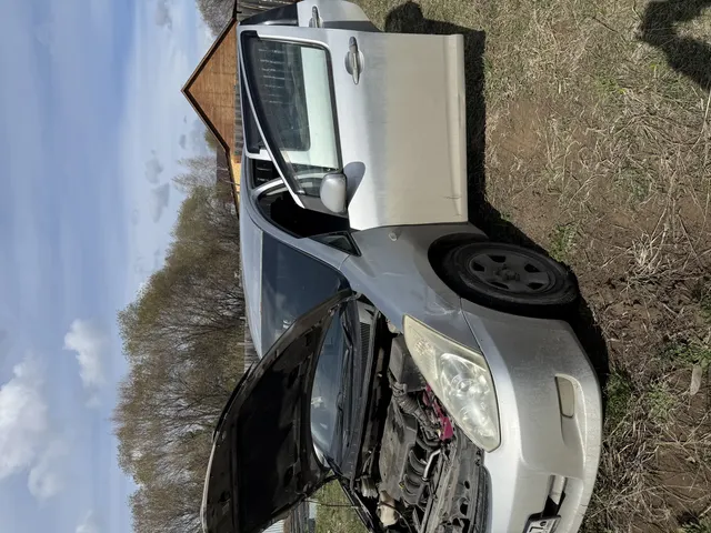Легковой автомобиль Автомобиль марки TOYOTA модель wich 2005 г.в. номер кузова ZNE100287417