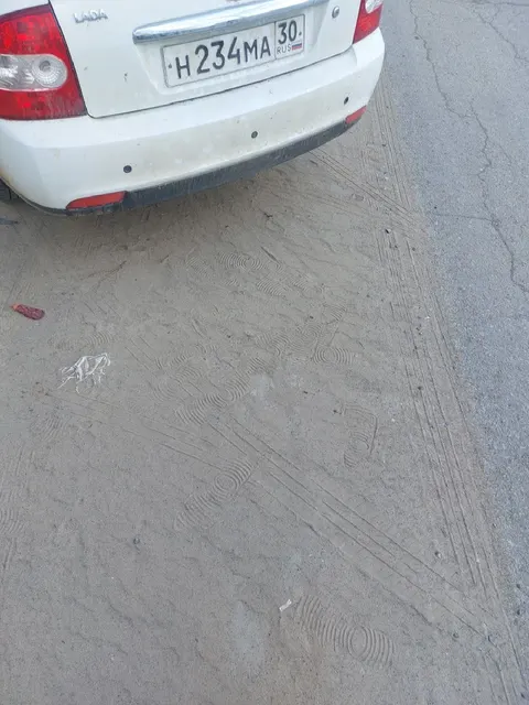 Автомобиль легковой, марка: Lada , модель: Priora, VIN: XTA217030C0390571, гос. рег. номер: Н234МА30, год изготовления: 2012