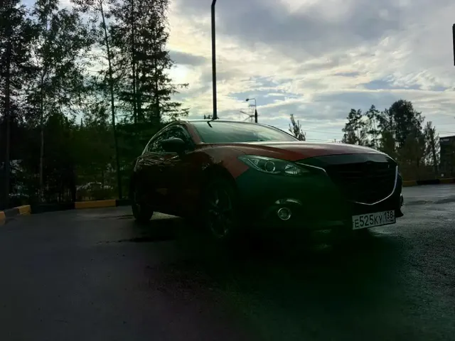 Автомобиль марки MAZDA модель AXELA 2014 г.в. номер кузова BM5FS-104617