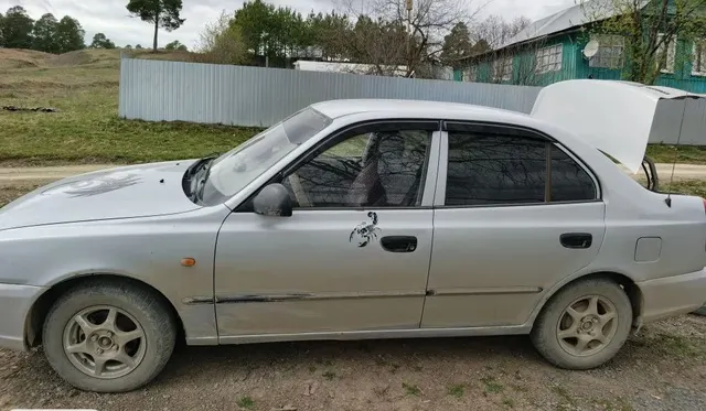 Автомобиль марки HYUNDAI модель Accent 2005 г.в. VIN-номер X7MCF41GP5M043508
