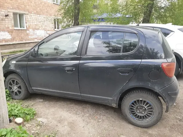 Легковой автомобиль: марки TOYOTA модель VITZ 2003 г.в. номер кузова SCP13-0006823