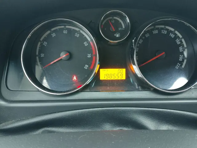 Автомобиль марки OPEL модель Antara 2007 г.в. VIN-номер W0LLA63T670094249. Цвет- серый. (Автомобиль не на ходу).