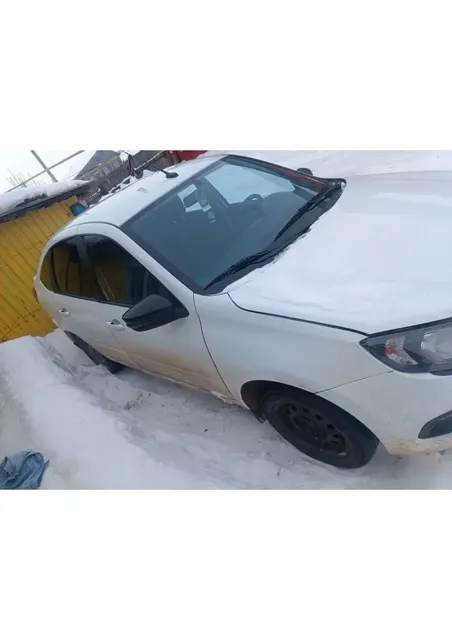 Легковой автомобиль марки: LADA, модели: Granta, год выпуска:2023, идентификационный номер (VIN): XTA219140R0513296. В залоге у ПАО "Совкомбанк".