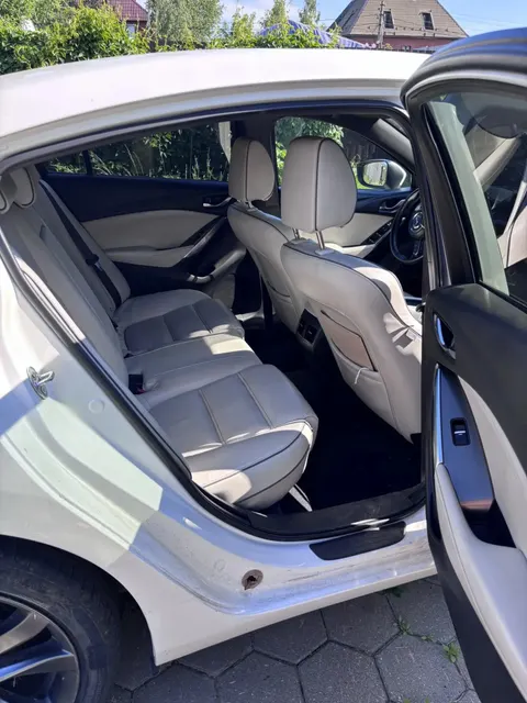 Легковой автомобиль марки: MAZDA, модели: 6, год выпуска: 2018 г., кузов №: JMZGJ523801546105, идентификационный номер (VIN): RUMGJ523802006429, в залоге у ПАО «Совкомбанк»