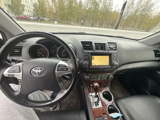 TOYOTA HIGHLANDER, 2011 г.в., VIN: JTEES42A802183919, цвет: черный ГРЗ: К385ХЕ186