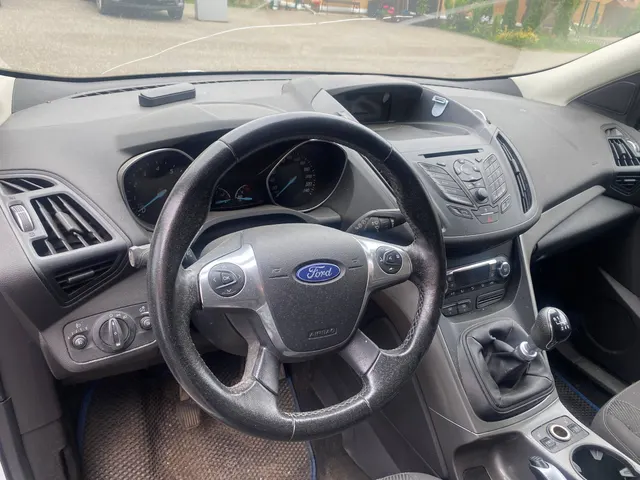 Автомобиль марки FORD модель KUGA, VIN-номер Z6FAXXESMAEL11456, Год выпуска: 2014 г., цвет Белый.