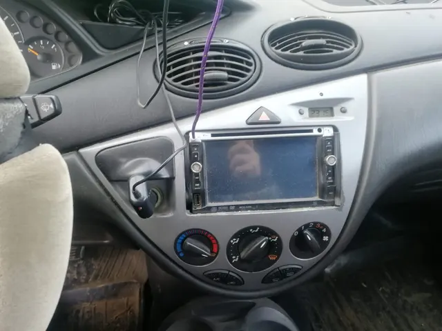 Автомобиль марки ФОРД модель ФОКУС 2004 г.в. VIN-номер X9FFXXEEDF4D3373