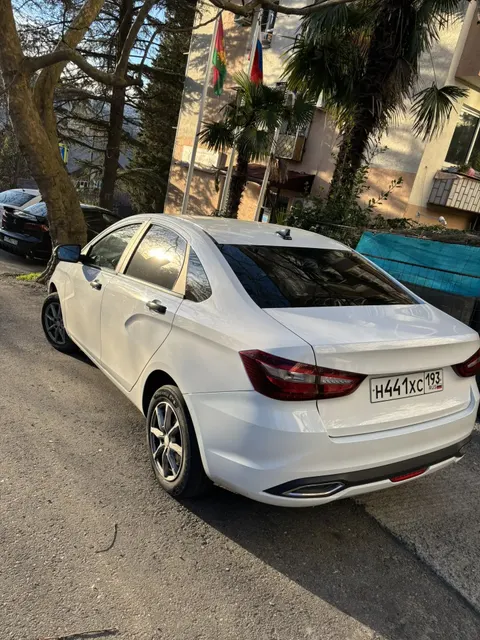 Автомобиль марки LADA модель Vesta 2023 г.в. VIN-номер XTAGFL110R0717007