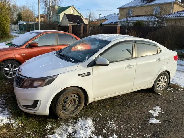 Автомобиль марки KIA модель Rio 2014 г.в. VIN-номер Z94CB41AAFR239475