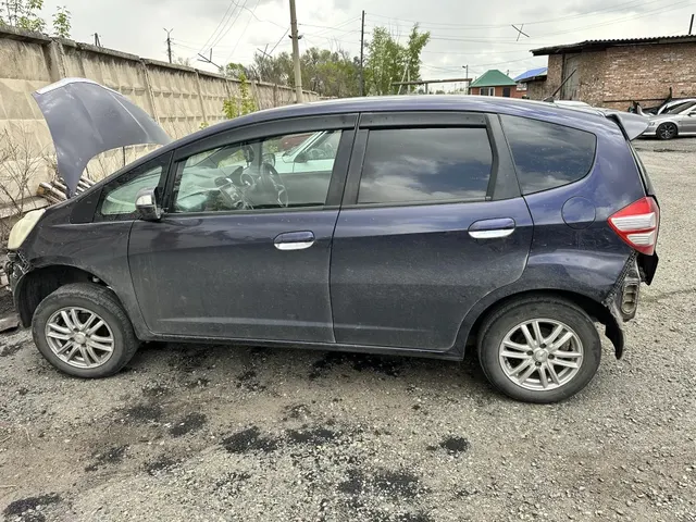 Легковой автомобиль марки: HONDA, модели: FIT, год выпуска: 2010 г.. кузов №GE6-1347602