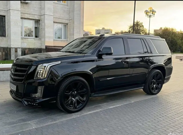 Автомобиль легковой, марки: CADILLAC, модели: K2XX Escalade, год выпуска: 2015 г., идентификационный номер (VIN): Y3WS47KJ9FB002585