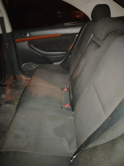 Легковой седан Toyota Avensis 2006 года выпуска, светло-оливкого цвета, VIN SB1BR56L50E184338, СТС 9969 125876, является предметом залога ПАО Совкомбанк