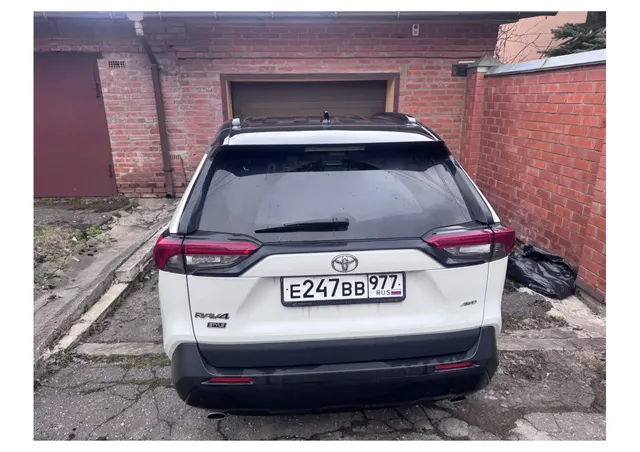 Легковой автомобиль марки: TOYOTA, модели: RAV 4, год выпуска: 2021 г., идентификационный номер (VIN): XW7R43FV40S033984