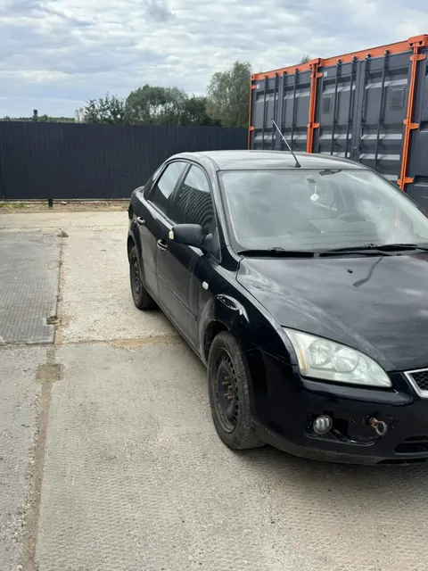 Автомобиль марки FORD