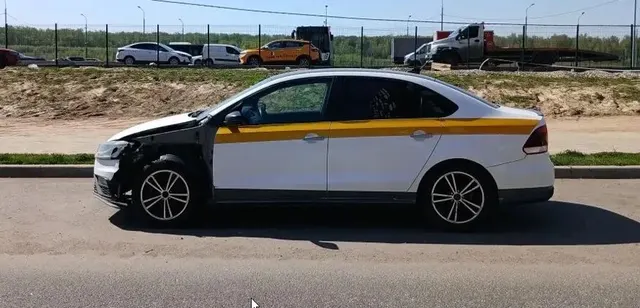 Автомобиль Марка VOLKSWAGEN Модель POLO VIN XW8ZZZ61ZJG038991 Регистрационный номер С959АР250 Тип ТС легковой седан Год выпуска 2018 Цвет белый желтый серый ПТС 40ОТ 669315 СТС 99 82 198748