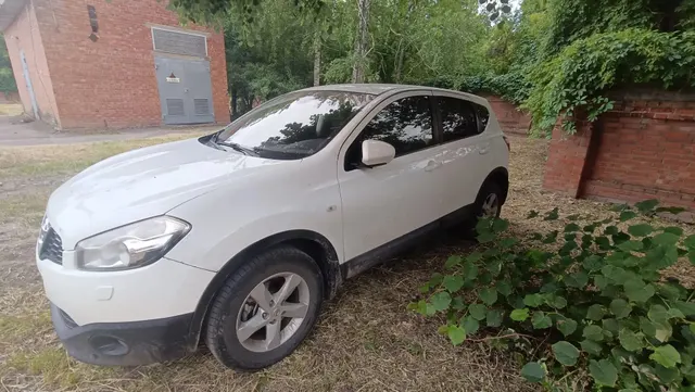 Автомобиль марки NISSAN модель QASHQAI 2010 г.в. VIN-номер SJNFBAJ10U2109330