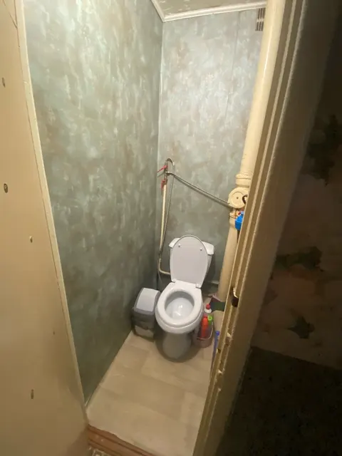 Помещение, общая площадь 49 кв.м., расположенное по адресу: 433460, Ульяновская область, р-н. Старомайнский, рп. Старая Майна, ул. Наганова, д. 17А, кв. 16, кадастровый номер 73:16:040204:235.