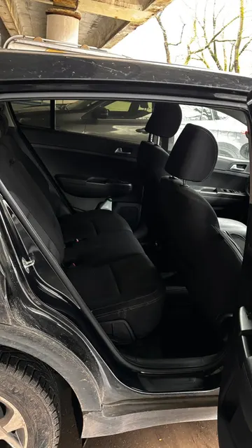 Автомобиль марки KIA модель Sportage 2020 г.в. VIN-номер XWEPH81ABM0042241. Имущество обременено залогом ПАО «Совкомбанк».