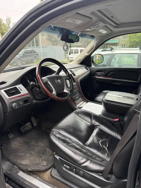 Автомобиль марки CADILLAC, модель GMT 926 Escalade, 2007 года выпуска; VIN: XWFFK638180000017