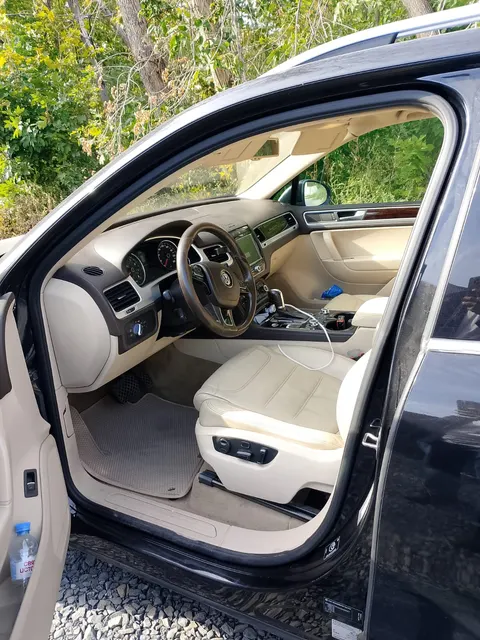 Автомобиль марки VOLKSWAGEN модель TOUAREG 2011 г.в. VIN-номер XW8ZZZ7PZCG003307
