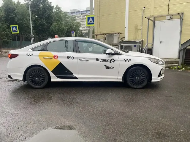 Легковой автомобиль марки: HYUNDAI, модели: Sonata, год выпуска: 2018, идентификационный номер (VIN): XWEE341FBK000110