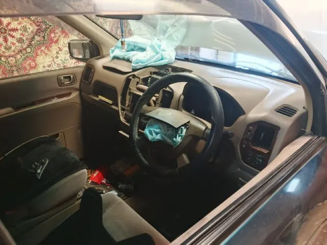 Легковой автомобиль марки: MITSUBISHI, модель: DION, год выпуска: 2000 г., кузов № CR6W0003948