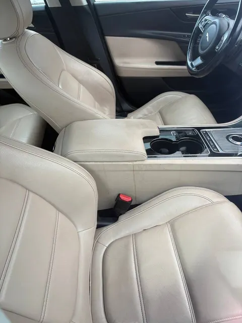Автомобиль, марка: JAGUAR XE, идентификационный номер – SAJAA4BN5HCP12162; год изготовления – 2017; номер кузова – SAJAA4BN5HCP12162; цвет кузова – темно-синий.