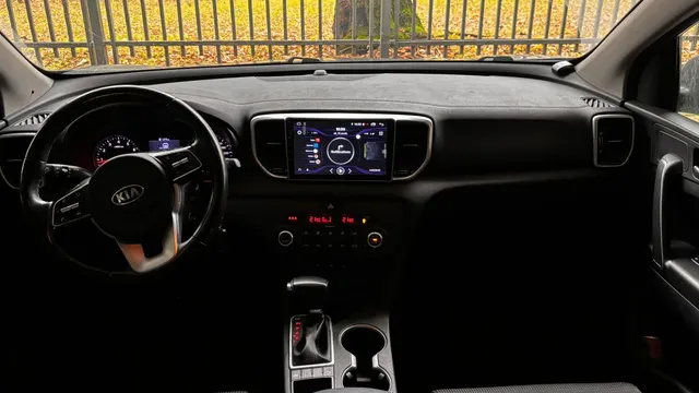 Автомобиль марки KIA модель Sportage 2020 г.в. VIN-номер XWEPH81ABM0042241. Имущество обременено залогом ПАО «Совкомбанк».