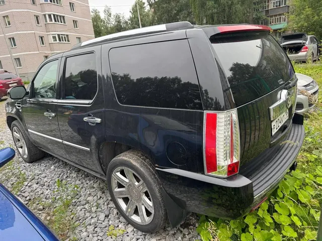 Автомобиль марки CADILLAC, модель GMT 926 Escalade, 2007 года выпуска; VIN: XWFFK638180000017