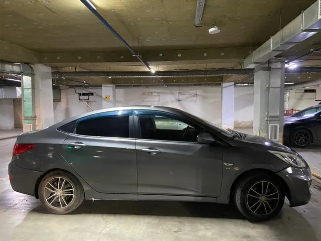 Автомобиль марки: HYUNDAI, модель: Solaris, год выпуска: 2013 г., кузов №: Z94CT41DBDR249122, идентификационный номер (VIN): Z94CT41DBDR249122