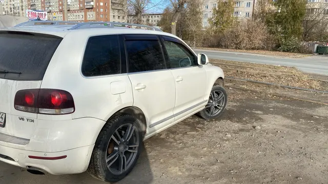 Легковой автомобиль VOLKSWAGEN модель Touareg 2008 г.в. VIN-номер WVGZZZ7LZ9D023578
