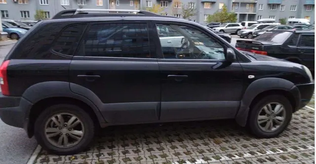 Автомобиль марки HYUNDAI модель Tucson 2008 г.в. VIN- номер KMHJN81VP9U055887