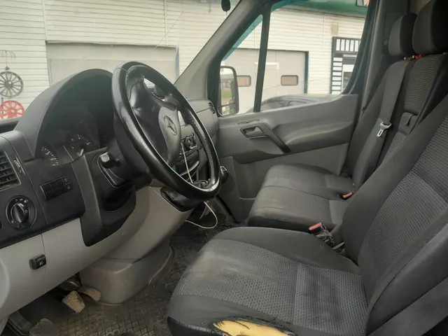 Автомобиль марки MERCEDES модель sprinter 2 2011 г.в. VIN-номер WDB9061131N500697
