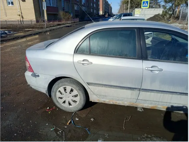 Автомобиль марки TOYOTA модель COROLLA 2002 г. в. VINномер NMTBZ22EX0R004295