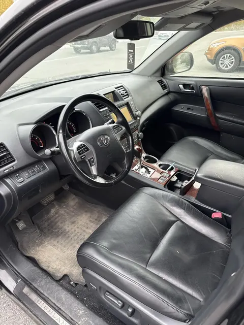 TOYOTA HIGHLANDER, 2011 г.в., VIN: JTEES42A802183919, цвет: черный ГРЗ: К385ХЕ186