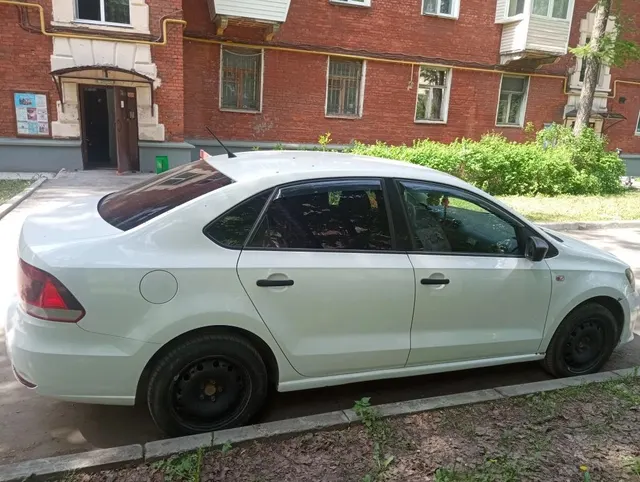 Автомобиль марки Volkswagen Polo 2015 г.в., VIN XW8ZZZ61ZGG026110 Залог в пользу ПАО "Совкомбанк"