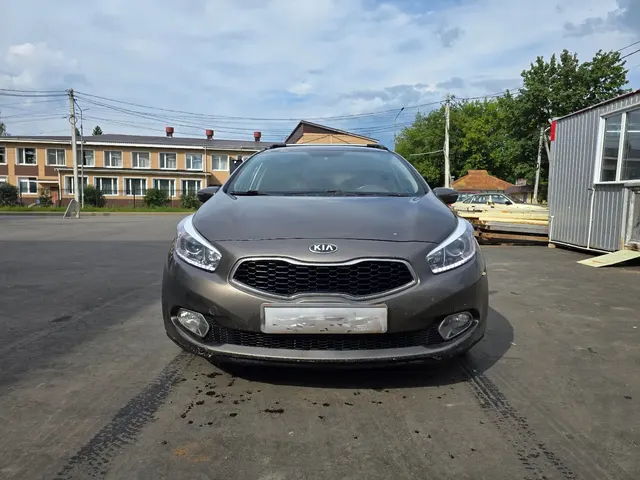 Автомобиль марки KIA модель Ceed 2014 г.в. VIN-номер XWEHN512BE0024013. Имущество находится в залоге у ПАО "Совкомбанк".