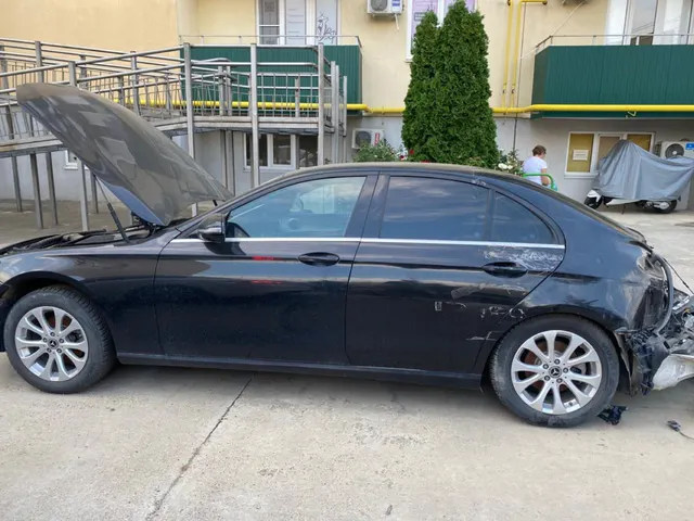Легковой автомобиль марки: Mercedes-Benz, модель: E200, год выпуска: 2018 г., кузов №: WDD2130131A473679, идентификационный номер (VIN): WDD2130131A473679