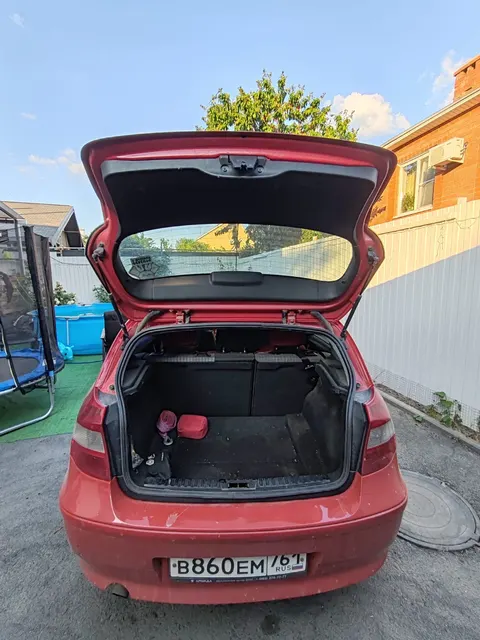Автомобиль марки BMW модель 118I 2006 г.в. VIN-номер WBAUF31000PS32747